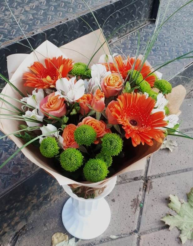 Букет цветов из: Герберы, Хризантемы, Альстромерии и Розы в Правдинске Нижегородской области