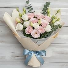 Букет цветов из:  Лизиантусы в Правдинске Нижегородской области