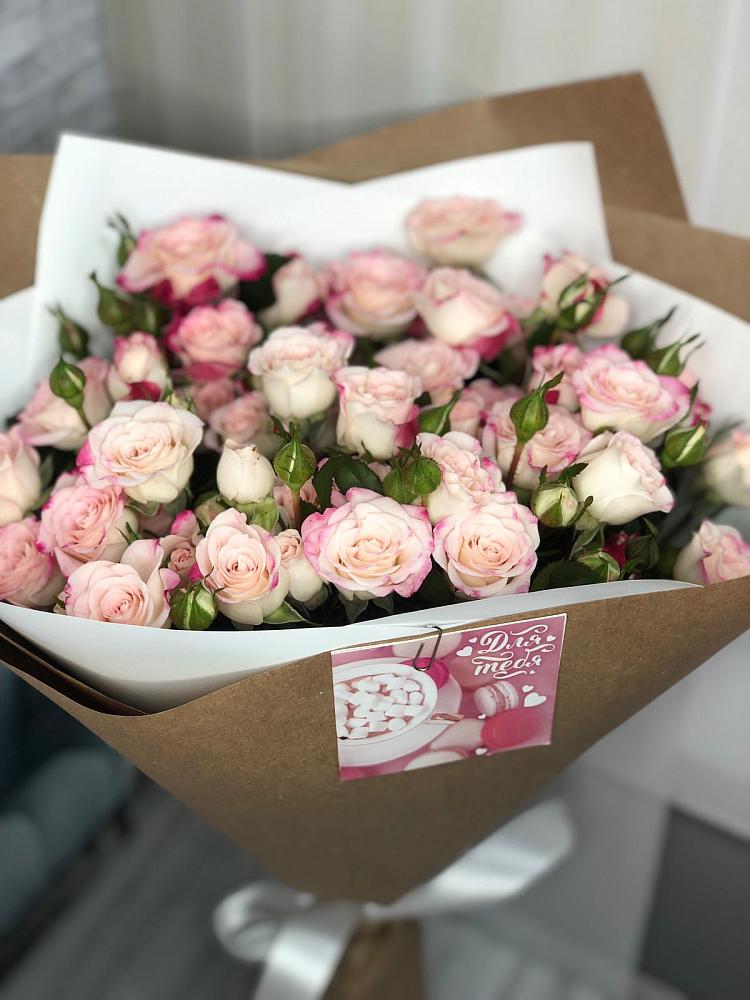 Букет цветов из: Розы в Правдинске Нижегородской области