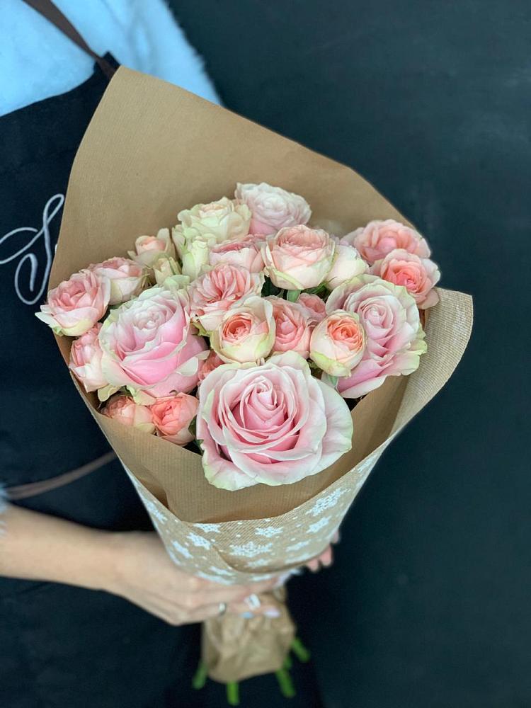 Букет цветов из: Хризантемы и Розы в Правдинске Нижегородской области