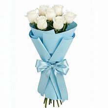 Букет 7 белых роз Проуд в Правдинске Нижегородской области