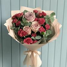 Букет цветов из:  Гвоздики и Розы в Правдинске Нижегородской области