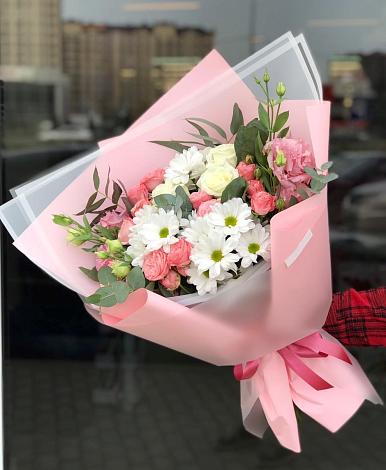 Букет цветов из: Розы, Лизиантусы и Хризантемы в Правдинске Нижегородской области