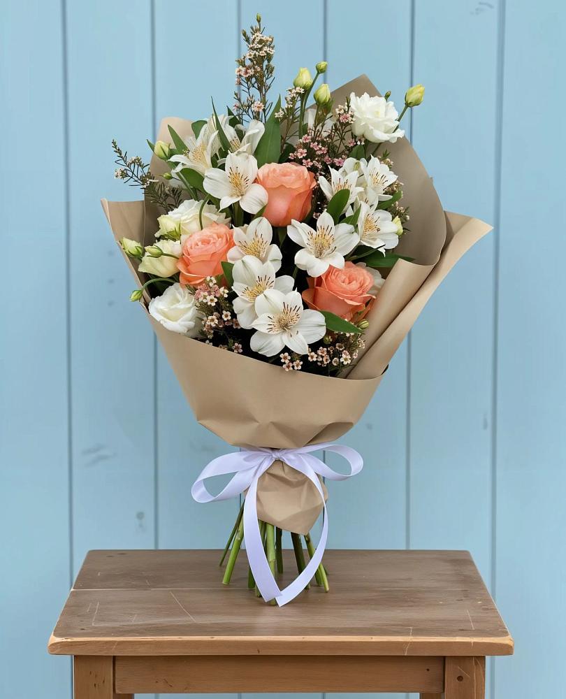Букет цветов из: Альстромерии, Лизиантусы, Розы и Хризантемы в Правдинске Нижегородской области