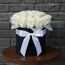 Цветочная композиция из Розы в шляпной коробке #REPLACE_PRED# Правдинске Нижегородской области