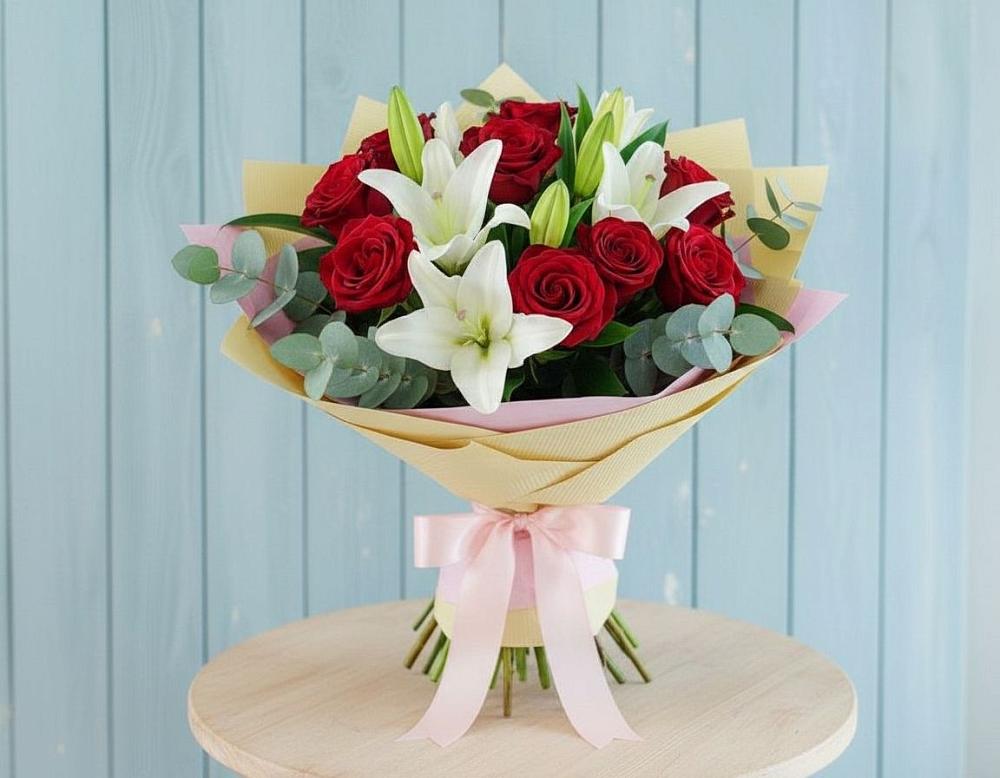 Букет цветов из: Лилии и Розы в Правдинске Нижегородской области